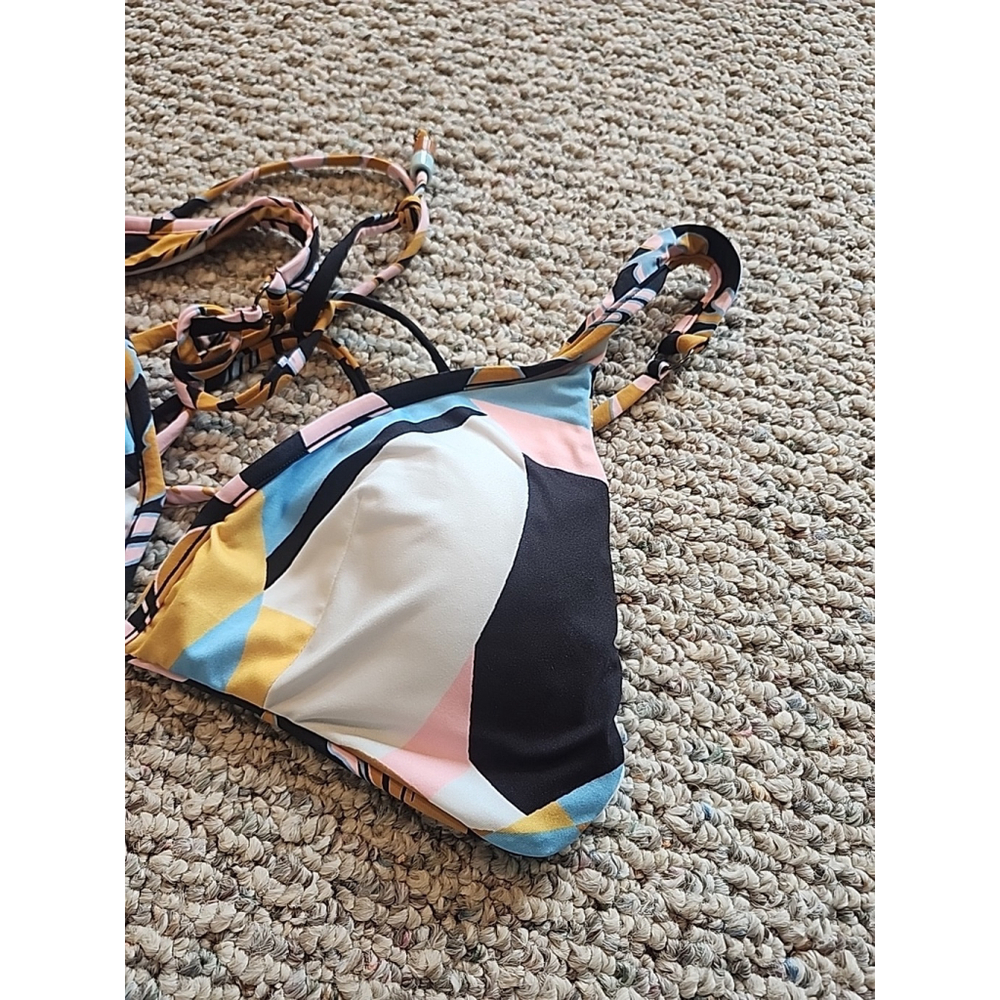 Maaji Swimsuit Top Reversible, Size Large, New Without Tags - Picture 6 of 7